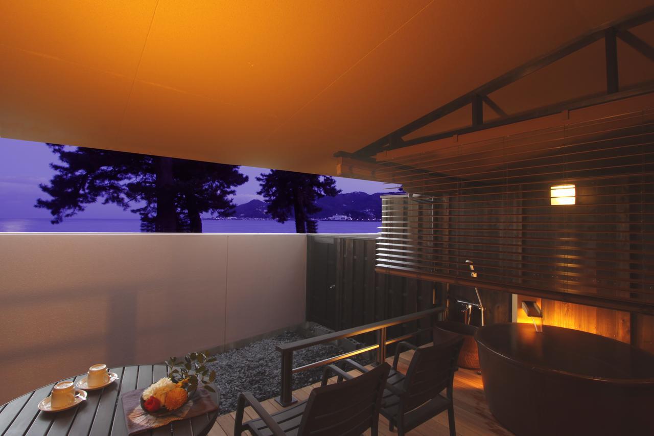 New Tomiyoshi Hotell Atami  Exteriör bild