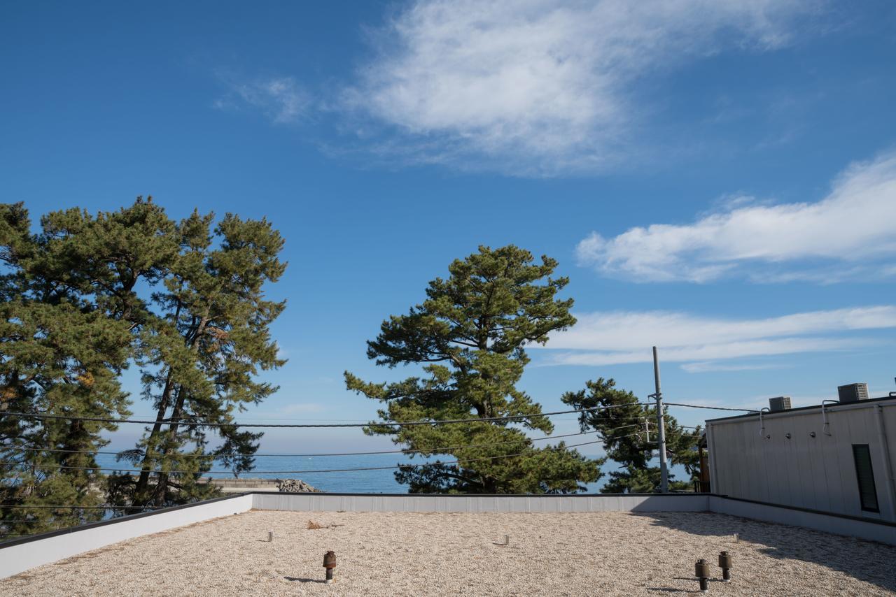 New Tomiyoshi Hotell Atami  Exteriör bild