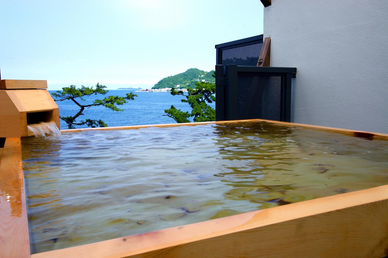 New Tomiyoshi Hotell Atami  Exteriör bild