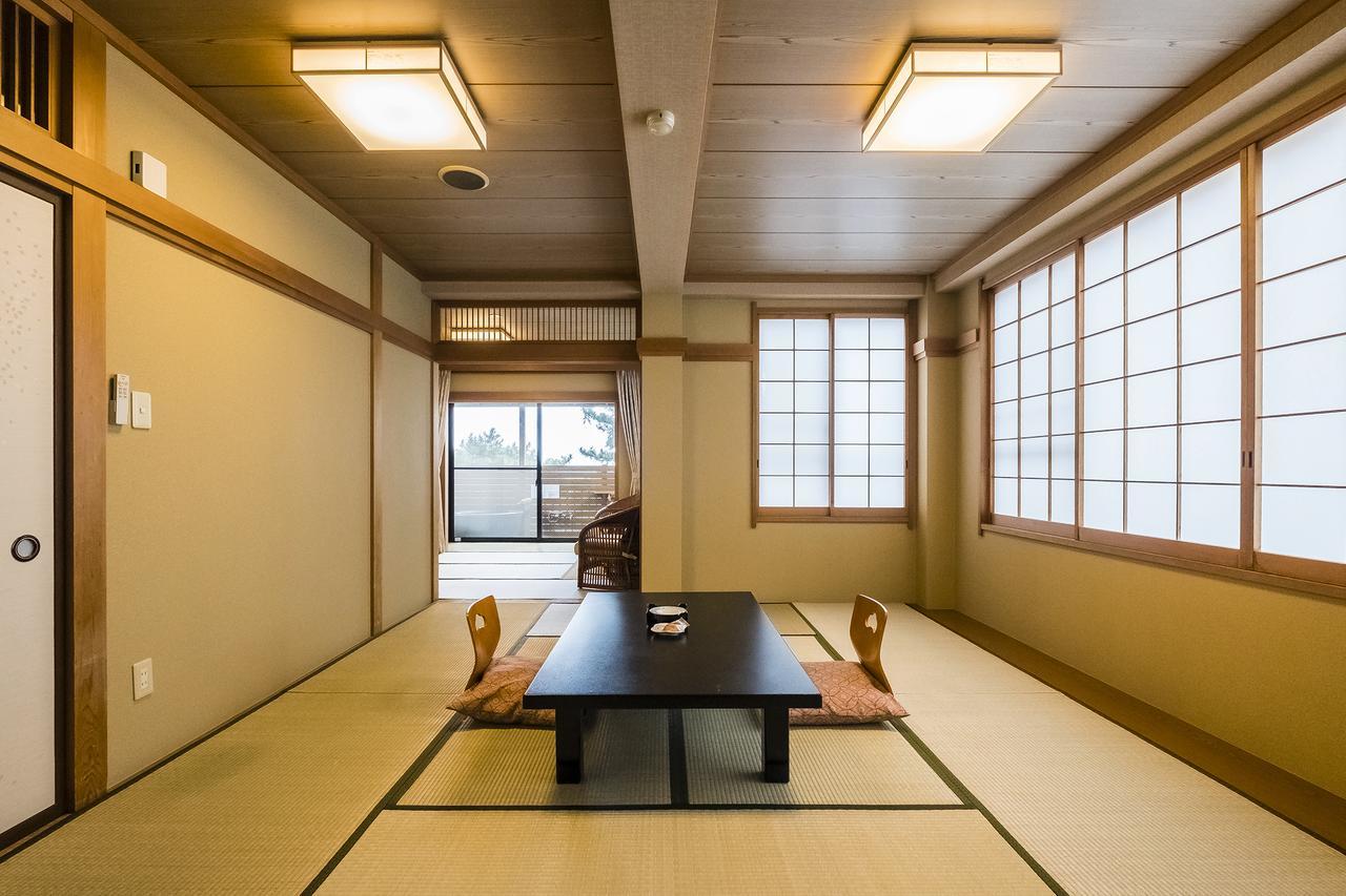 New Tomiyoshi Hotell Atami  Exteriör bild