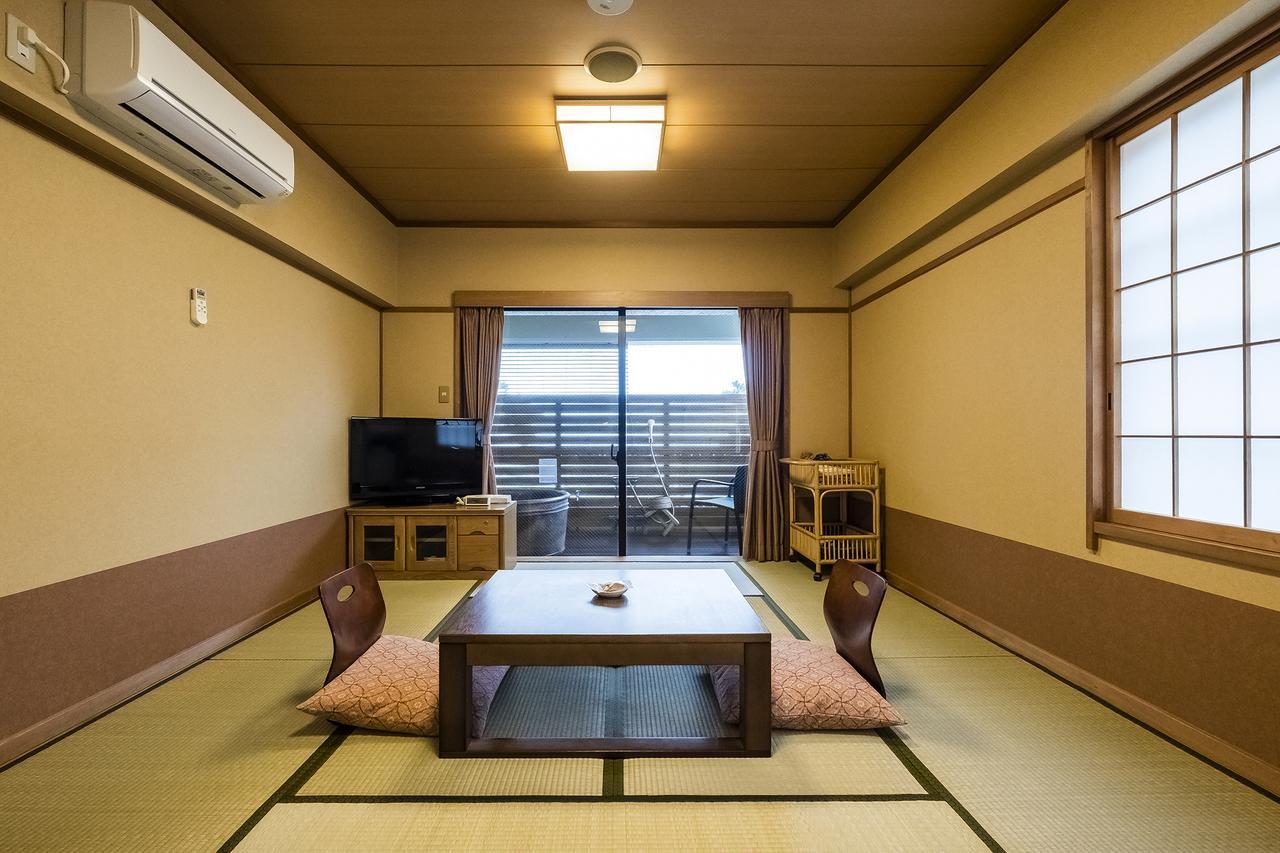 New Tomiyoshi Hotell Atami  Exteriör bild