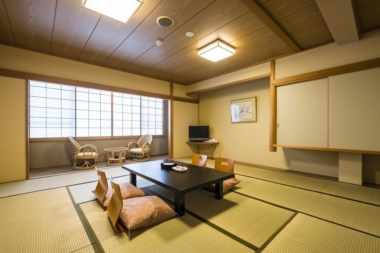 New Tomiyoshi Hotell Atami  Exteriör bild
