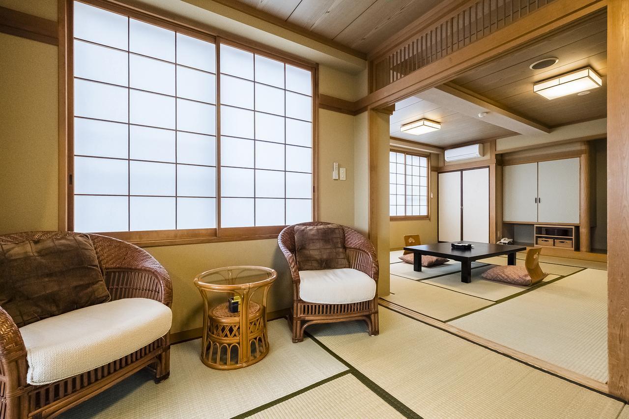 New Tomiyoshi Hotell Atami  Exteriör bild