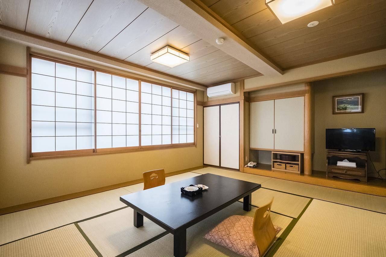 New Tomiyoshi Hotell Atami  Exteriör bild